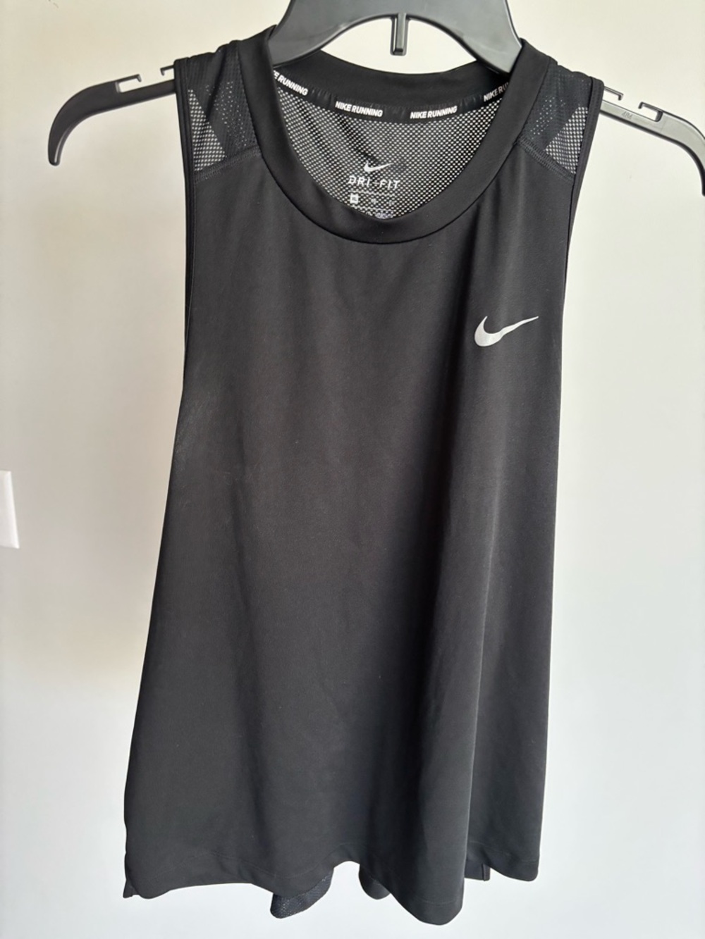 Nike Women’s Black Dri-FIT Sleeveless Running Tank XL